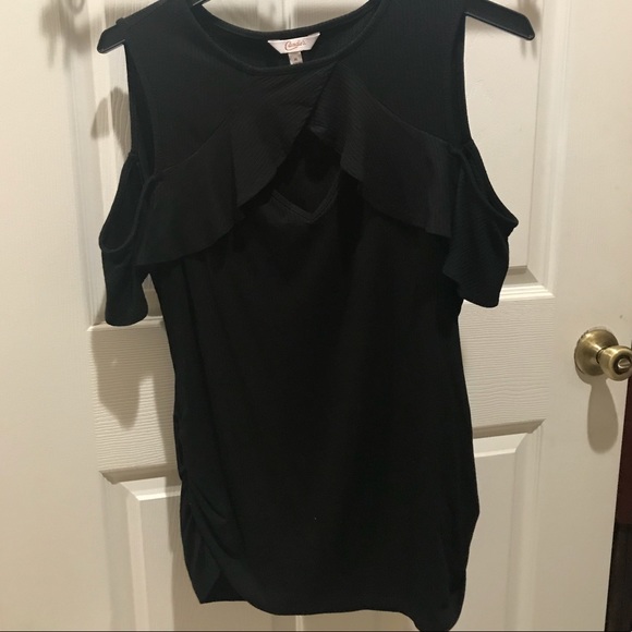 Candie's Tops - Candie’s cold shoulder keyhole scrunched side top